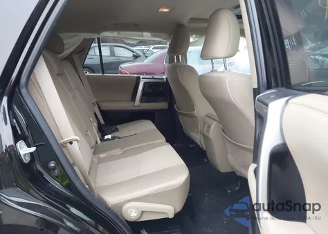 2011 Toyota 4Runner Sr5 V6 z USA, uszkodzony, nr VIN JTEBU5JR0B5047361